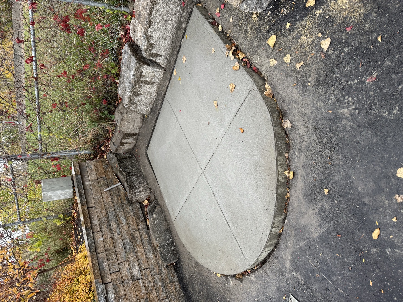 Concrete slab and formwork at commercial site